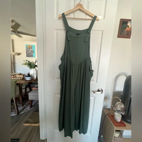 Torrid Wide Leg Jumpsuit - Picture 2 of 9